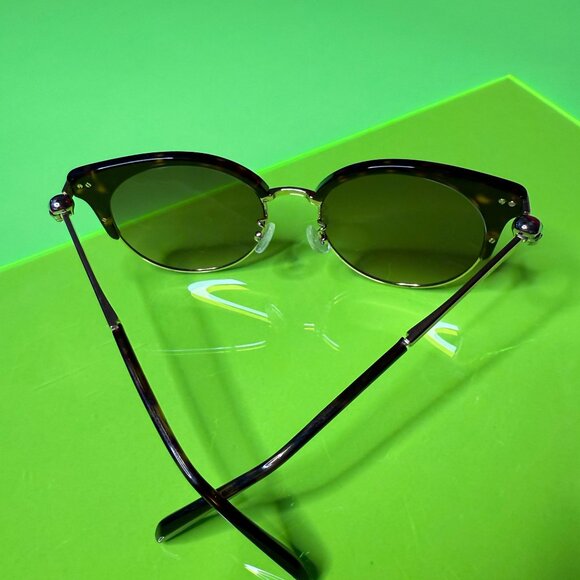 Alexander McQueen Skull Temple Sunglasses – Tortoise Shell Frame with Gold main image 8